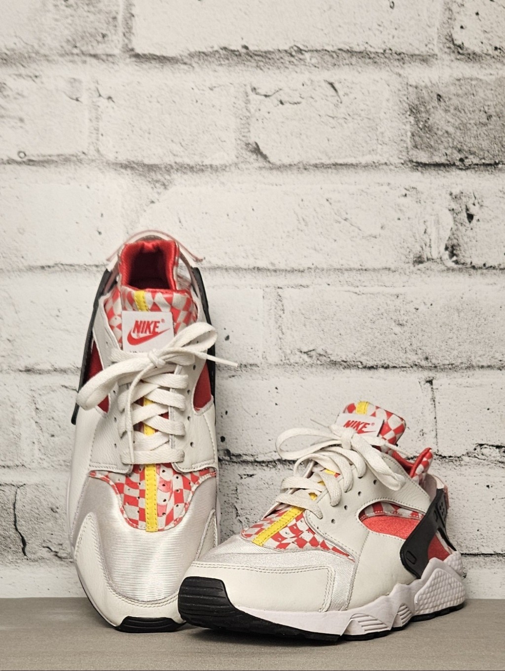Nike Air Huarache White Red Checkerboard Sneakers Men Us 10.5 Dn5080 100